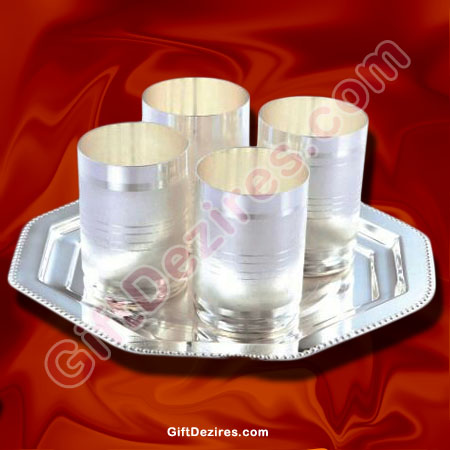 Silver plated Gift Set - 4 Glasses with Tray